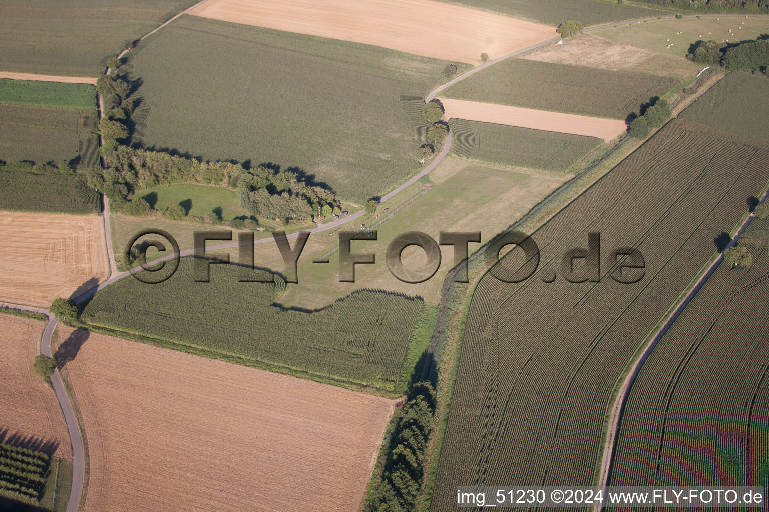 Aérodrome modèle à Oberotterbach dans le département Rhénanie-Palatinat, Allemagne d'en haut