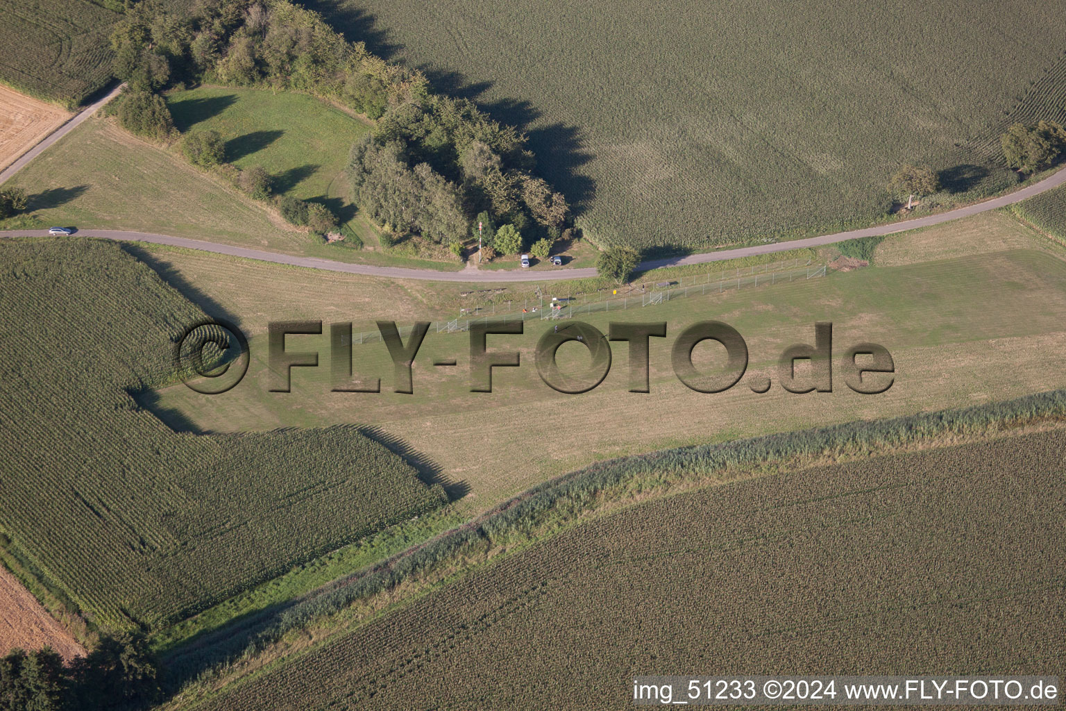 Aérodrome modèle à Oberotterbach dans le département Rhénanie-Palatinat, Allemagne vue d'en haut