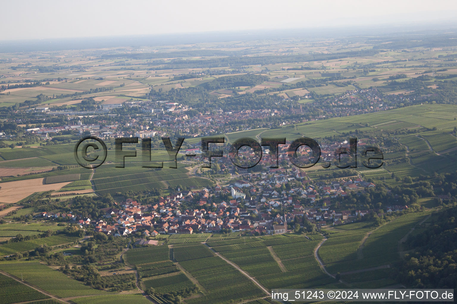 Vue aérienne de Oberotterbach dans le département Rhénanie-Palatinat, Allemagne