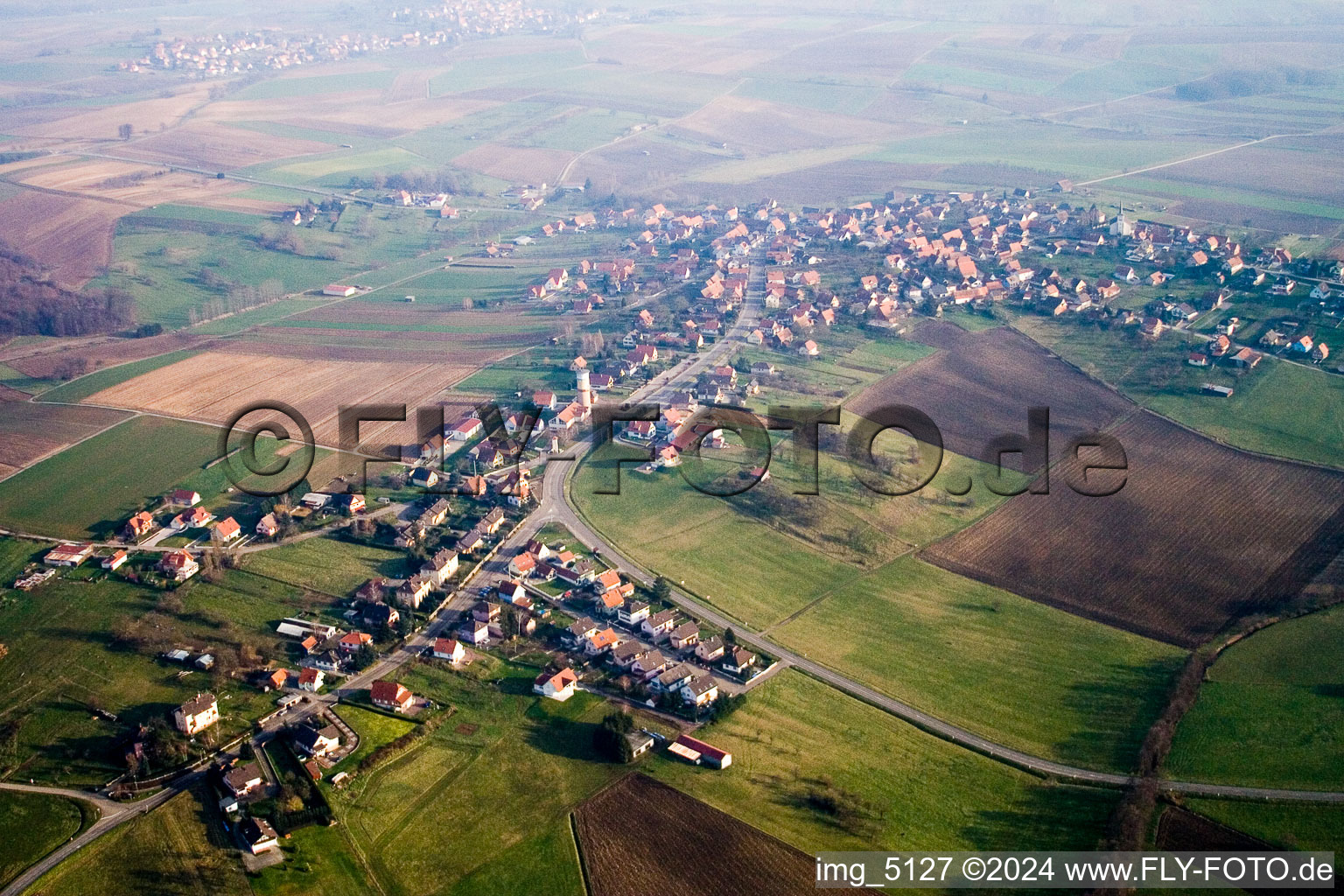 Vue aérienne de Schœnenbourg à Schœnenbourg dans le département Bas Rhin, France