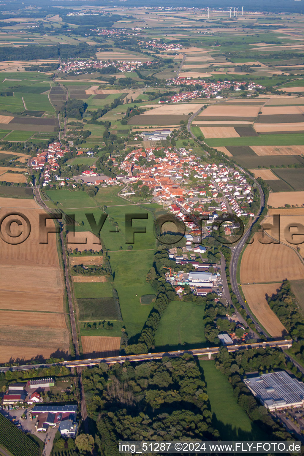 Quartier Kapellen in Kapellen-Drusweiler dans le département Rhénanie-Palatinat, Allemagne du point de vue du drone