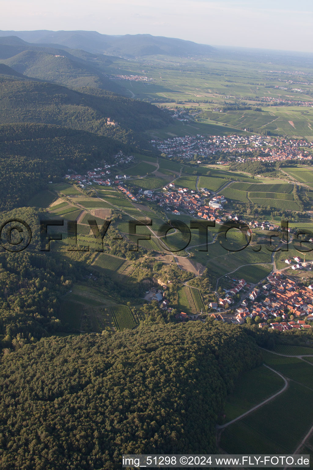 Enregistrement par drone de Quartier Gleishorbach in Gleiszellen-Gleishorbach dans le département Rhénanie-Palatinat, Allemagne