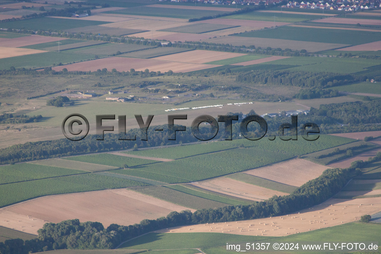 Vue aérienne de Aérodrome de planeurs d'Ebenberg à Landau in der Pfalz dans le département Rhénanie-Palatinat, Allemagne
