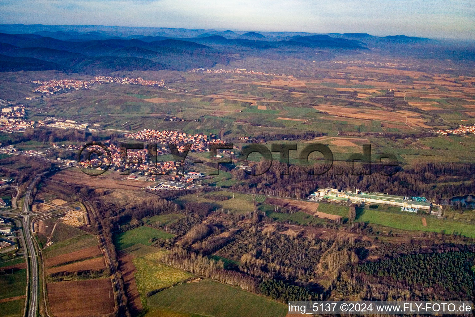 Vue d'oiseau de Quartier Altenstadt in Wissembourg dans le département Bas Rhin, France