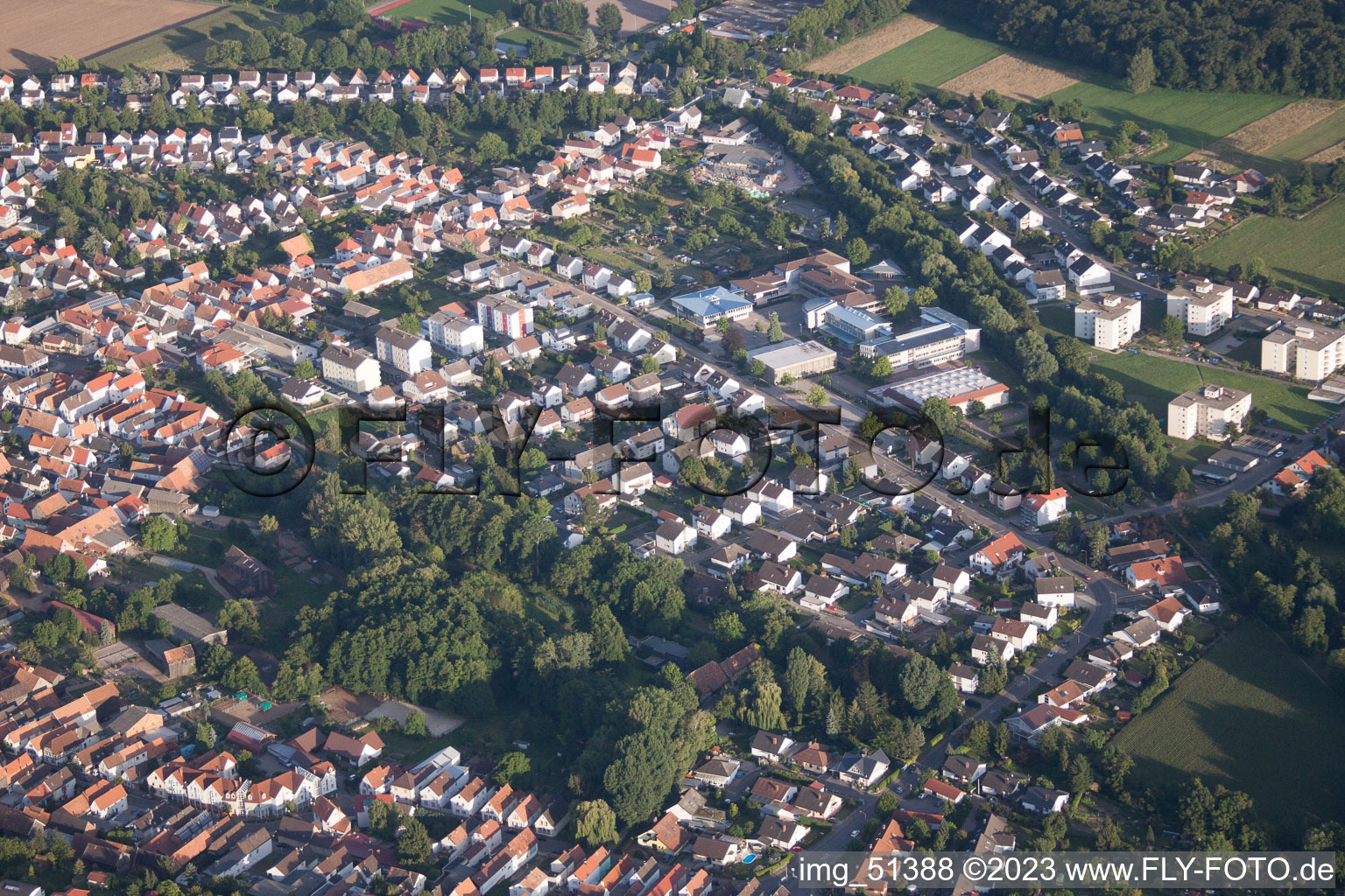 Vue oblique de Quartier Herxheim in Herxheim bei Landau dans le département Rhénanie-Palatinat, Allemagne