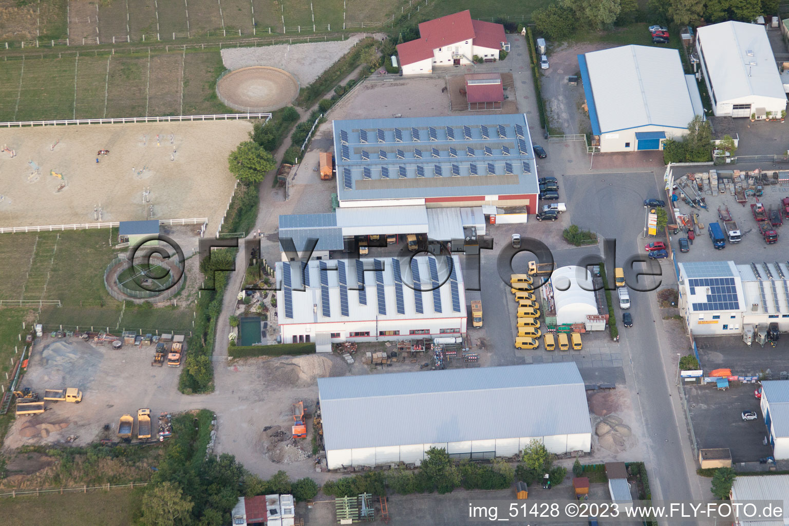 Zone industrielle de Gäxwald à le quartier Herxheim in Herxheim bei Landau dans le département Rhénanie-Palatinat, Allemagne hors des airs