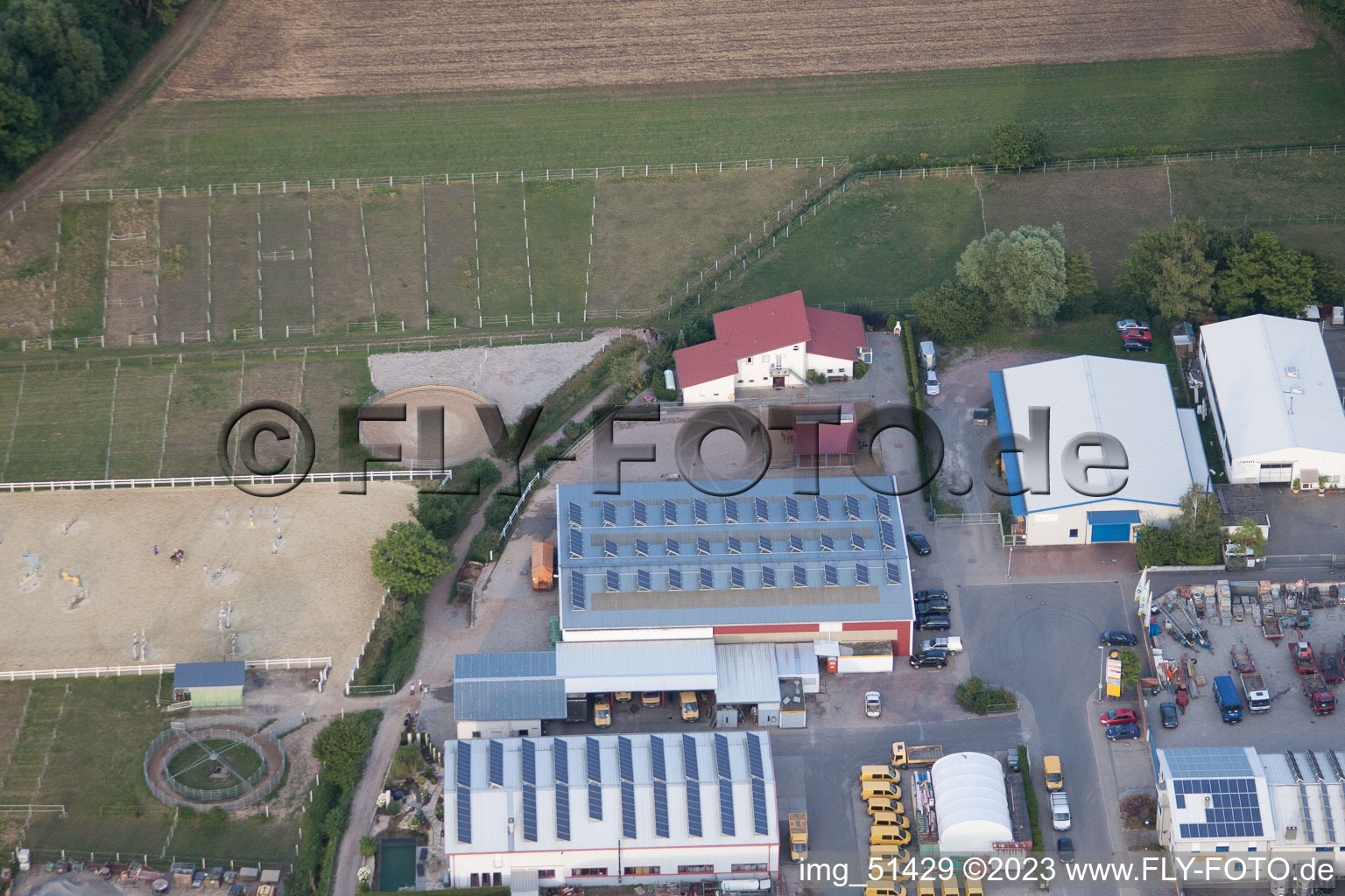 Zone industrielle de Gäxwald à le quartier Herxheim in Herxheim bei Landau dans le département Rhénanie-Palatinat, Allemagne vue d'en haut