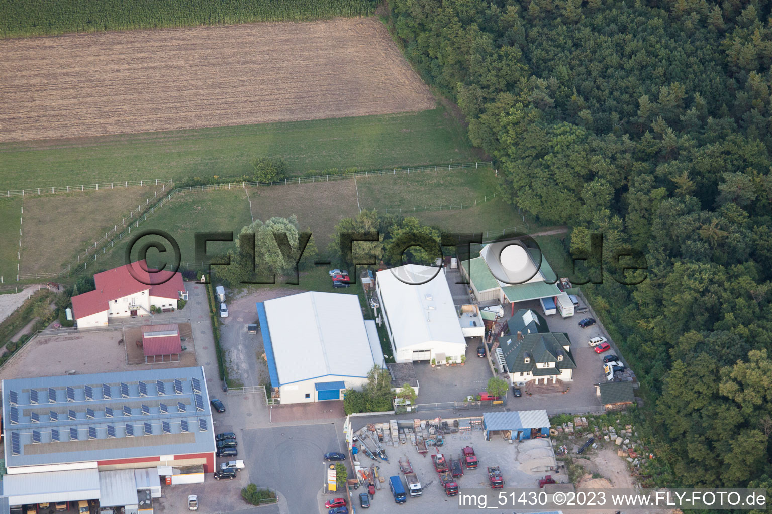 Zone industrielle de Gäxwald à le quartier Herxheim in Herxheim bei Landau dans le département Rhénanie-Palatinat, Allemagne depuis l'avion