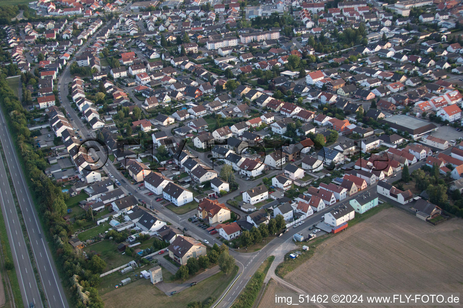 Rülzheim dans le département Rhénanie-Palatinat, Allemagne vue d'en haut