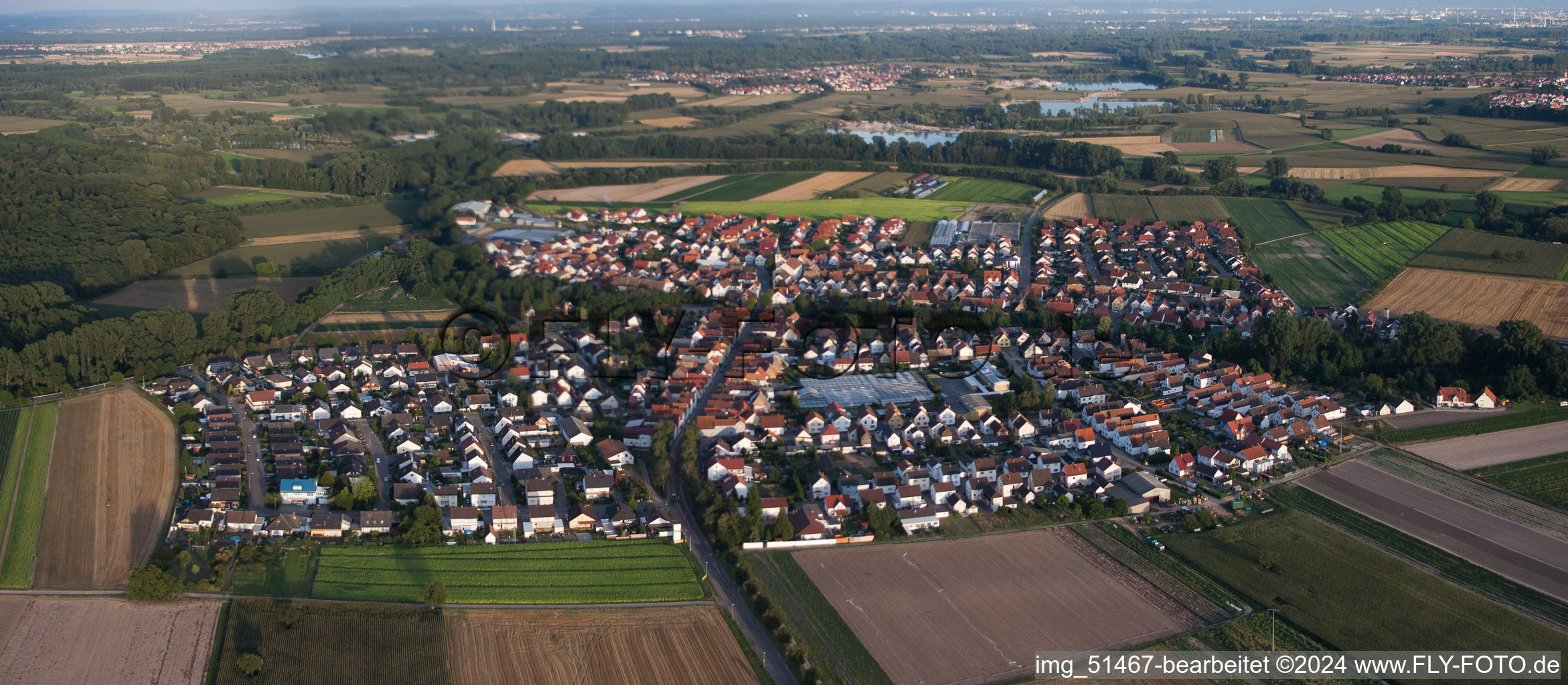 Vue d'oiseau de Rülzheim dans le département Rhénanie-Palatinat, Allemagne