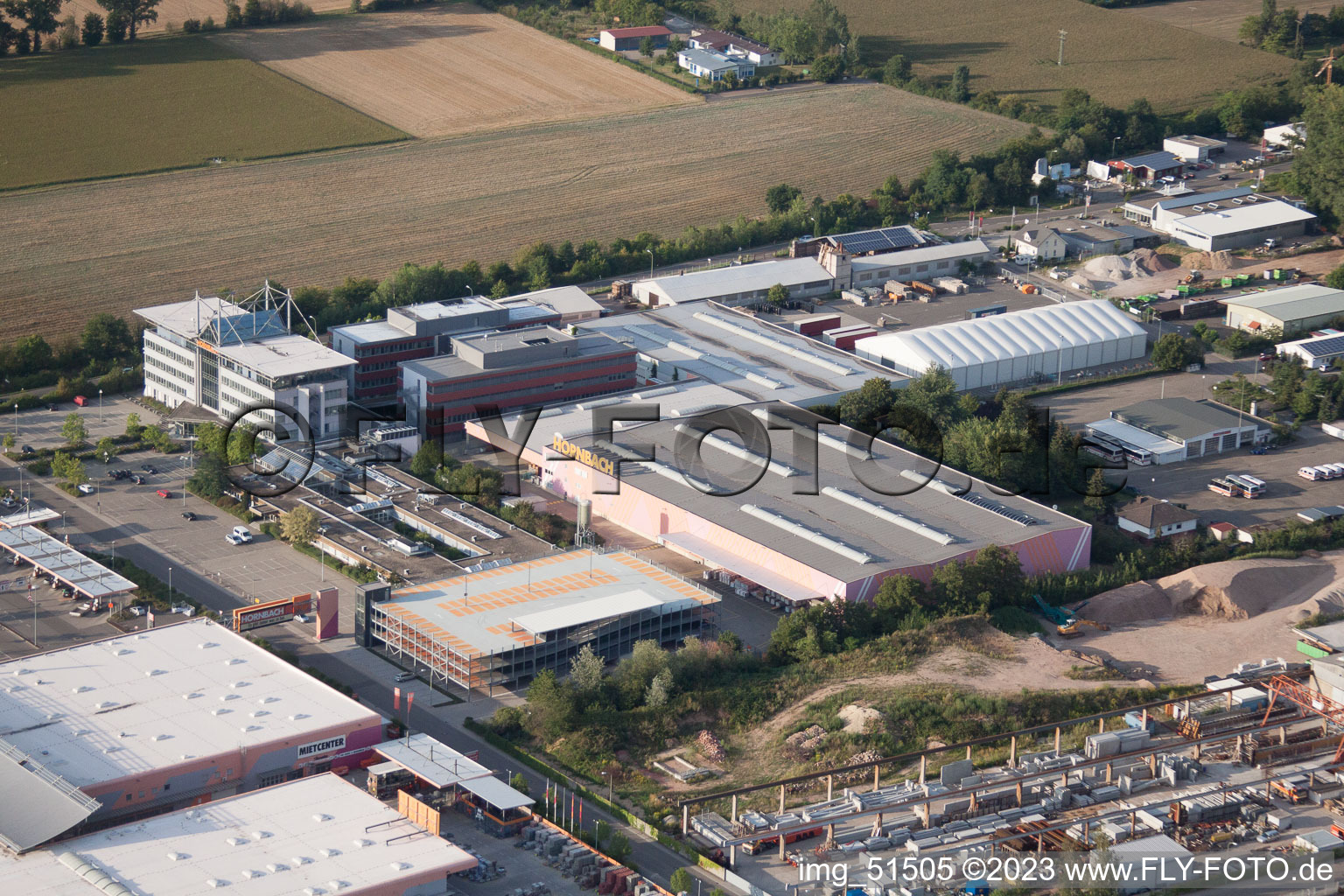 Photographie aérienne de Offenbach an der Queich dans le département Rhénanie-Palatinat, Allemagne