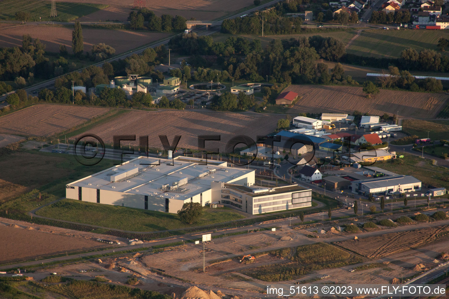 Vue aérienne de Zone commerciale Nord, nouveau bâtiment DBK à Rülzheim dans le département Rhénanie-Palatinat, Allemagne