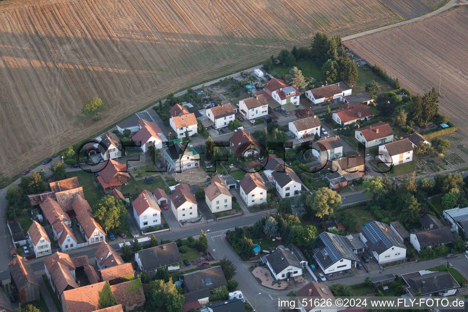 Herxheimweyher dans le département Rhénanie-Palatinat, Allemagne vu d'un drone