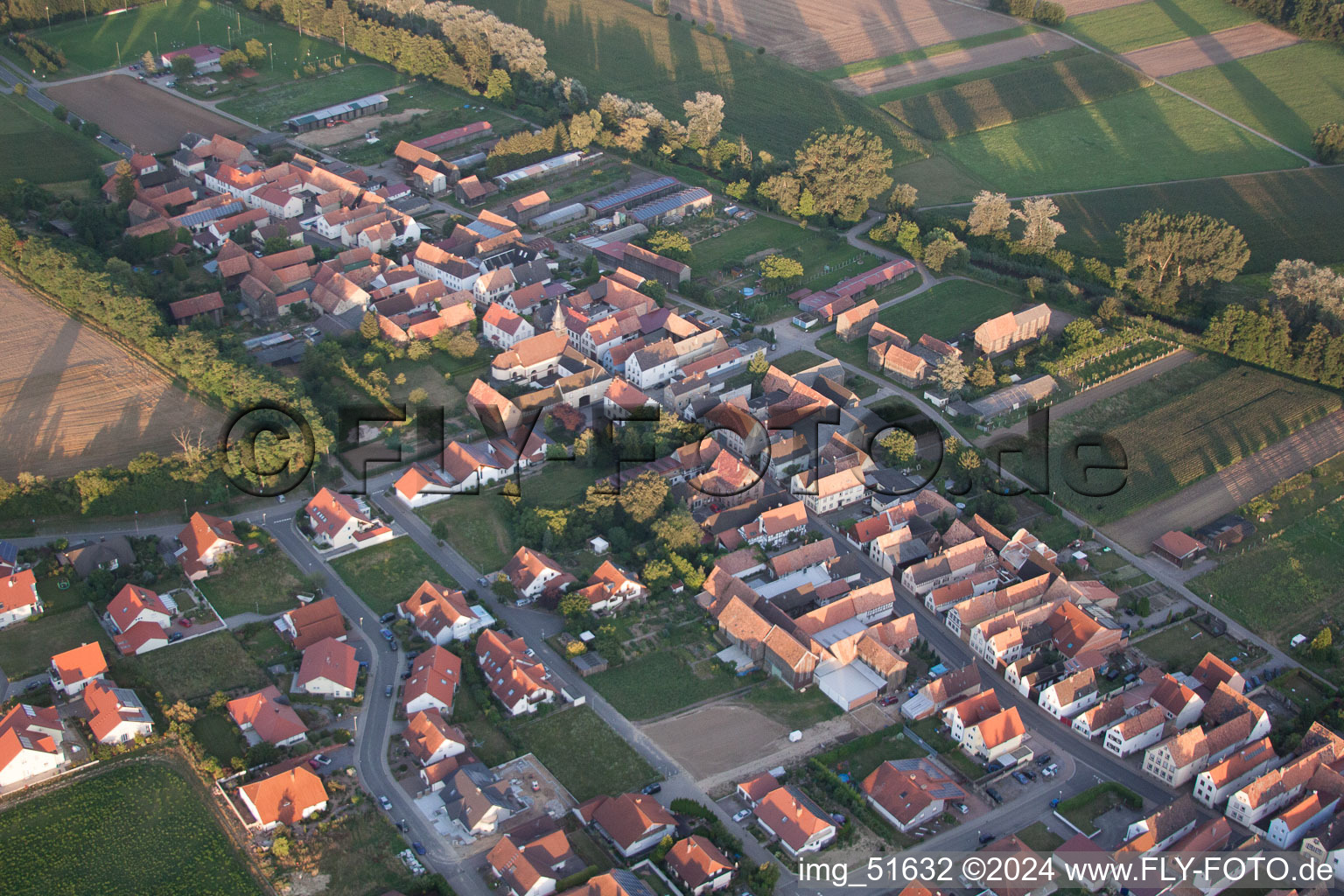 Herxheimweyher dans le département Rhénanie-Palatinat, Allemagne vue d'en haut