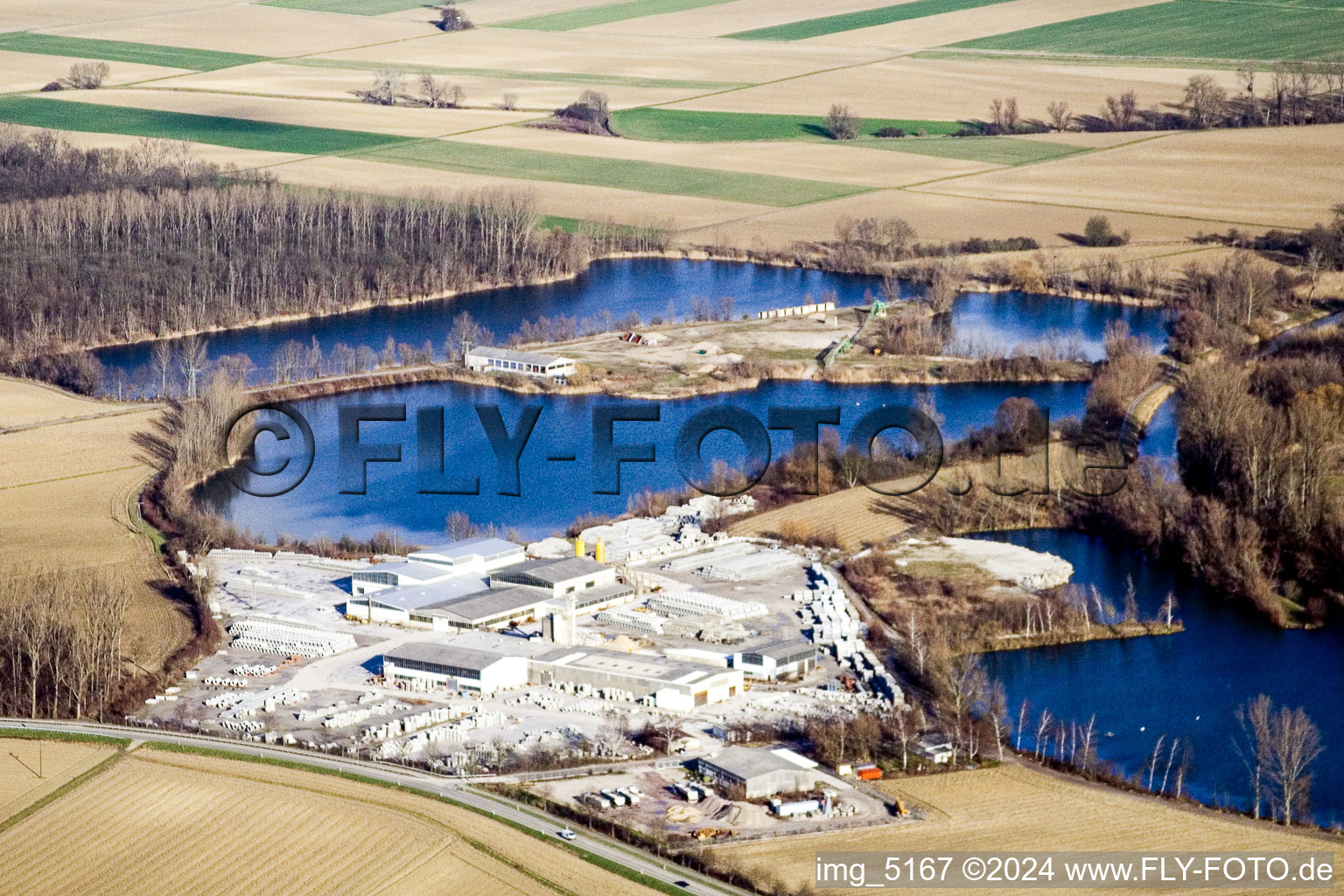 Photographie aérienne de Étang de carrière à Neupotz dans le département Rhénanie-Palatinat, Allemagne