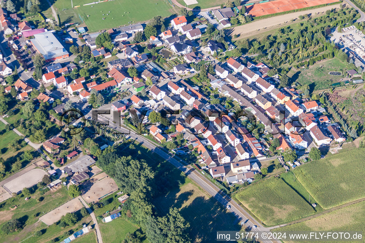 Vue aérienne de Quartier Hopfenweg dans l'aire urbaine dans le quartier Liedolsheim à Dettenheim à Liedolsheim dans le département Bade-Wurtemberg, Allemagne