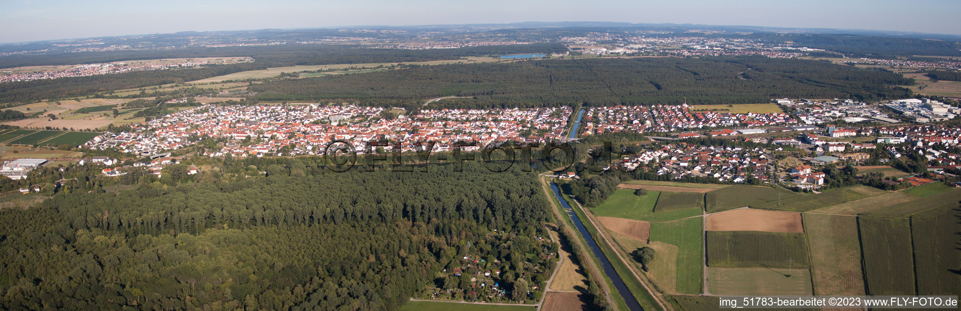 Vue aérienne de Panorama - perspective du quartier du Neudorf à le quartier Graben in Graben-Neudorf dans le département Bade-Wurtemberg, Allemagne