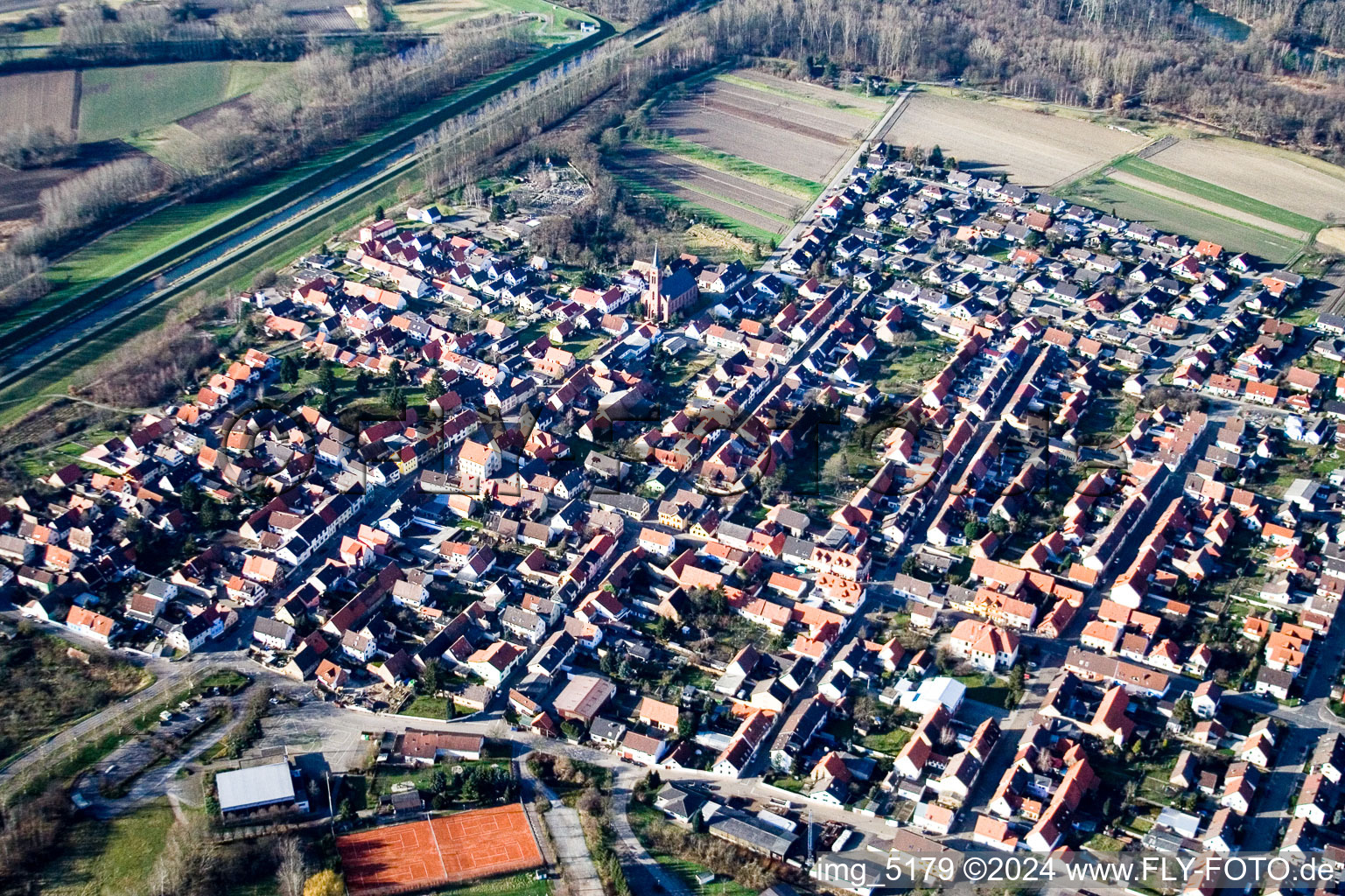 Quartier Rußheim in Dettenheim dans le département Bade-Wurtemberg, Allemagne depuis l'avion