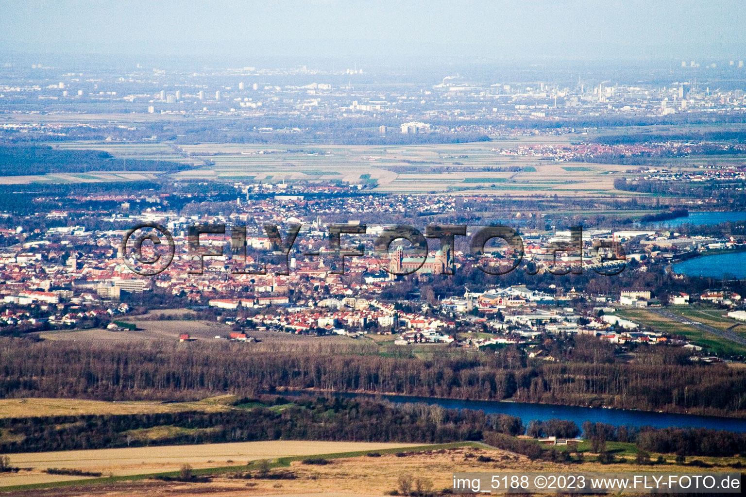 Vue oblique de Du sud-est à Speyer dans le département Rhénanie-Palatinat, Allemagne