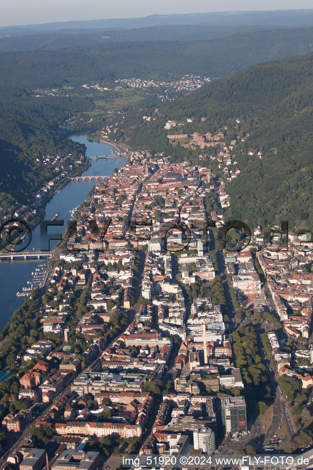 Vue aérienne de Vieille ville au bord du Neckar à le quartier Voraltstadt in Heidelberg dans le département Bade-Wurtemberg, Allemagne