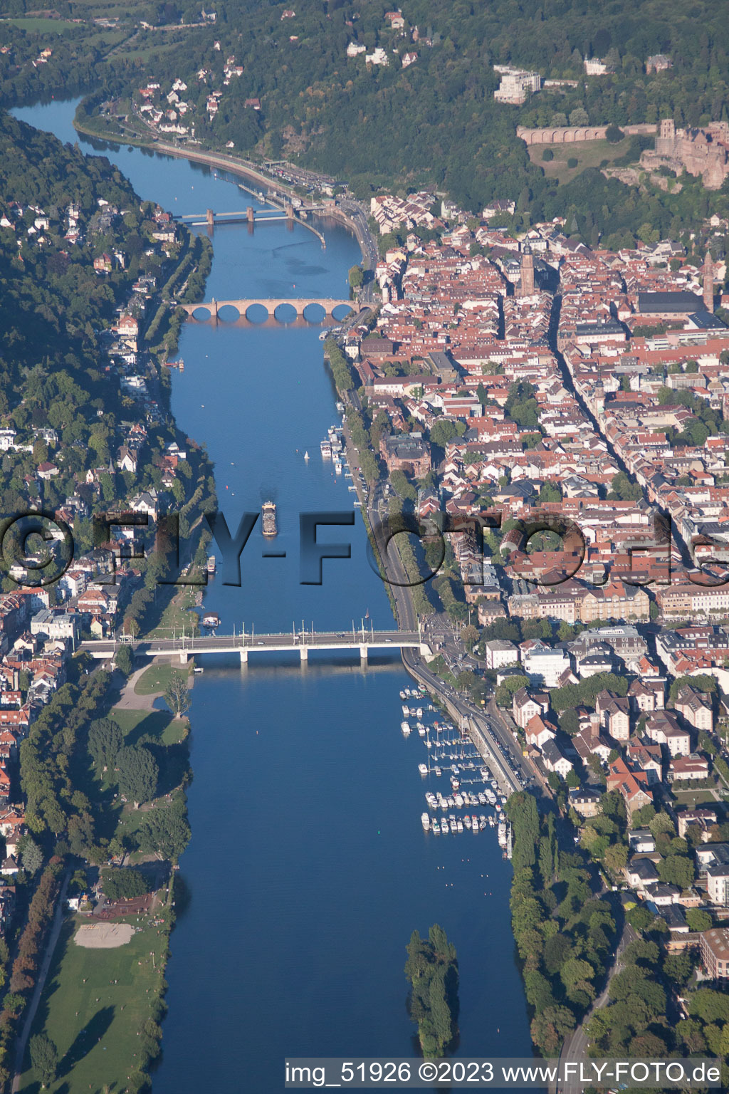 Vue aérienne de Neckaruferstr B37 à le quartier Voraltstadt in Heidelberg dans le département Bade-Wurtemberg, Allemagne