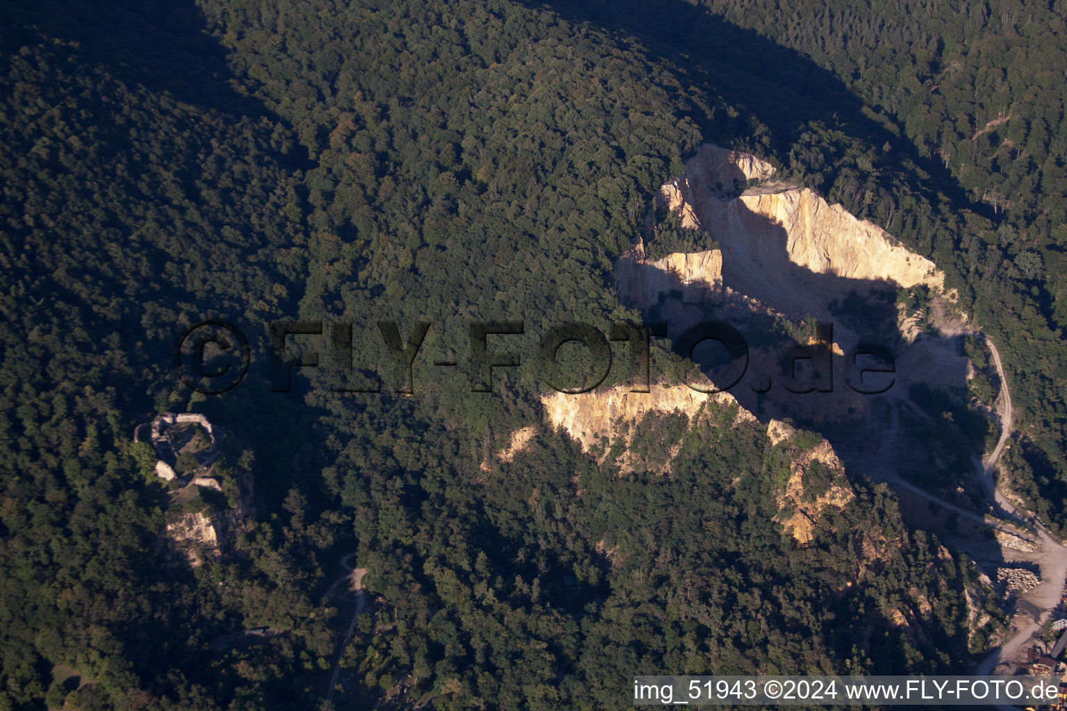 Dossenheim dans le département Bade-Wurtemberg, Allemagne vue du ciel