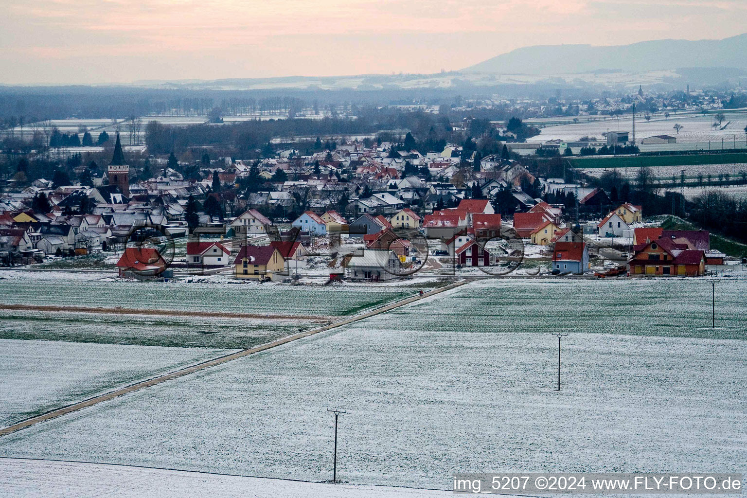 Nouvelle zone de développement NE à le quartier Schaidt in Wörth am Rhein dans le département Rhénanie-Palatinat, Allemagne d'un drone