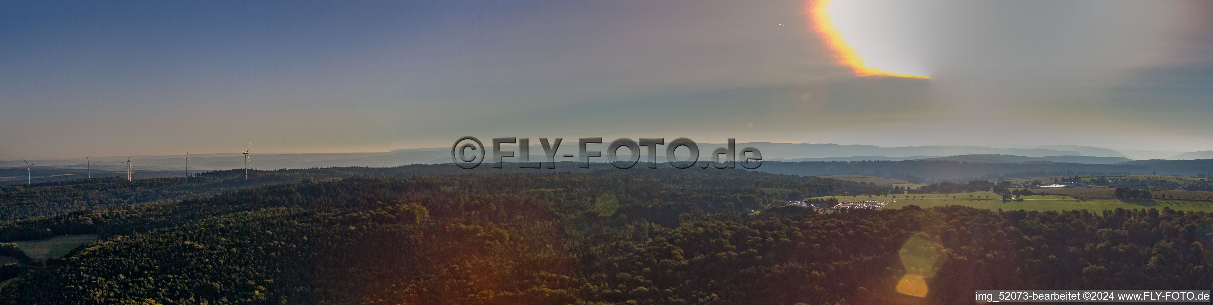 Vue aérienne de Aérodrome de planeurs panoramique à le quartier Vielbrunn in Michelstadt dans le département Hesse, Allemagne