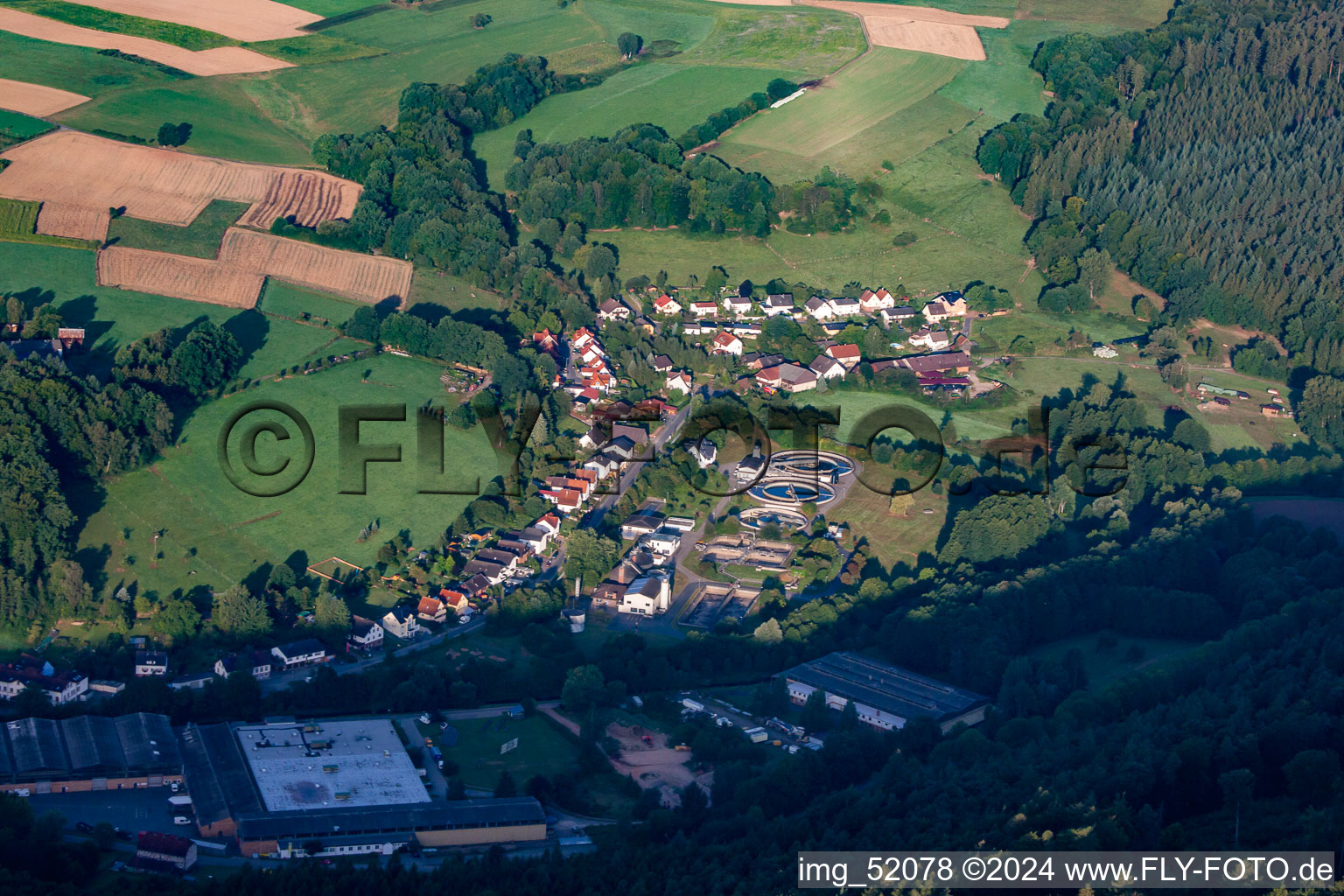 Vue aérienne de Association des eaux usées du milieu de Mümling à le quartier Steinbach in Michelstadt dans le département Hesse, Allemagne