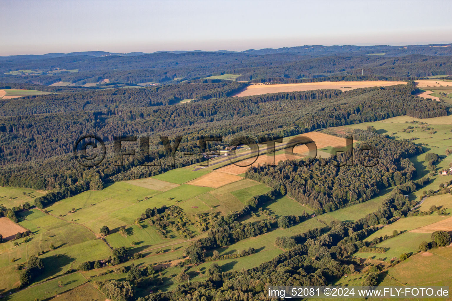 Vue aérienne de Aérodrome à le quartier Steinbuch in Michelstadt dans le département Hesse, Allemagne