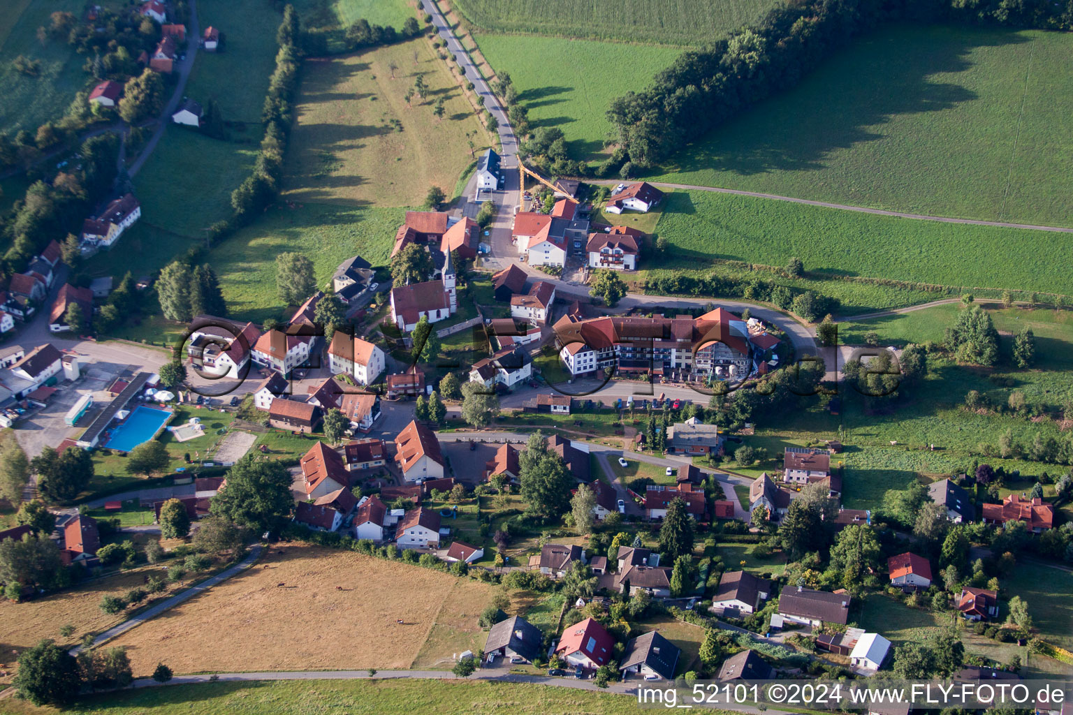 Vue aérienne de Hôtel Zentlinde à le quartier Güttersbach in Mossautal dans le département Hesse, Allemagne