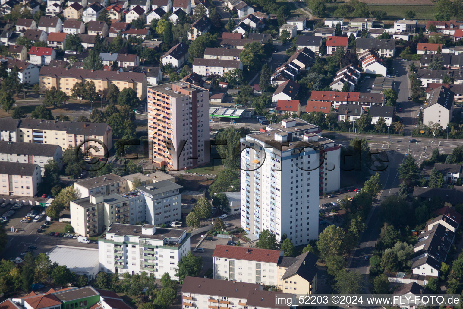 Schwetzingen dans le département Bade-Wurtemberg, Allemagne vu d'un drone