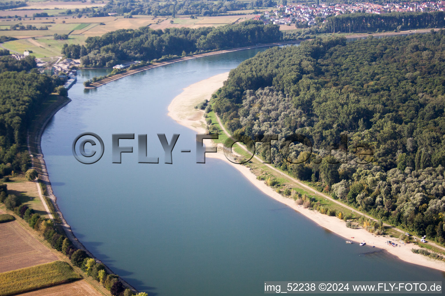 Vue aérienne de Sandbank près de Spire marque la fin du circuit à Altlußheim dans le département Bade-Wurtemberg, Allemagne