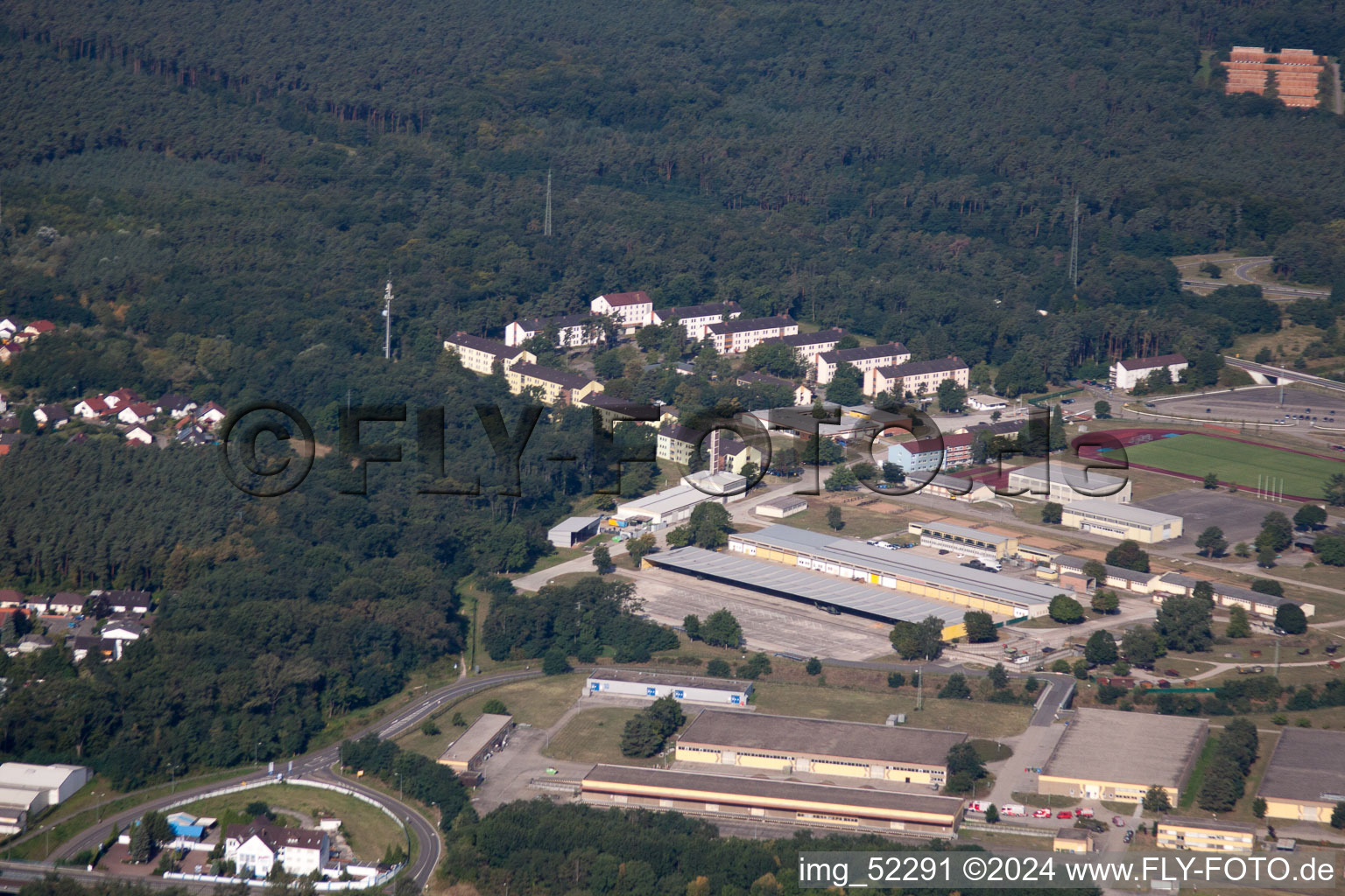 Germersheim dans le département Rhénanie-Palatinat, Allemagne depuis l'avion