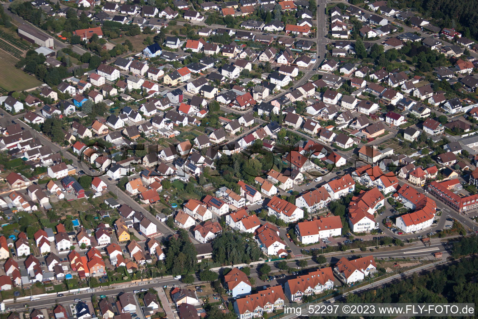 Quartier Sondernheim in Germersheim dans le département Rhénanie-Palatinat, Allemagne du point de vue du drone
