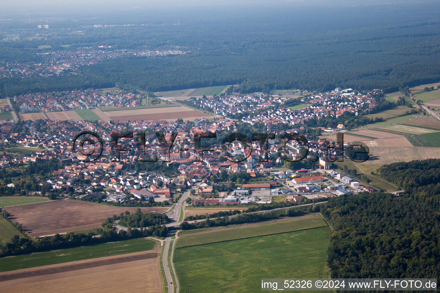 Rheinzabern dans le département Rhénanie-Palatinat, Allemagne depuis l'avion