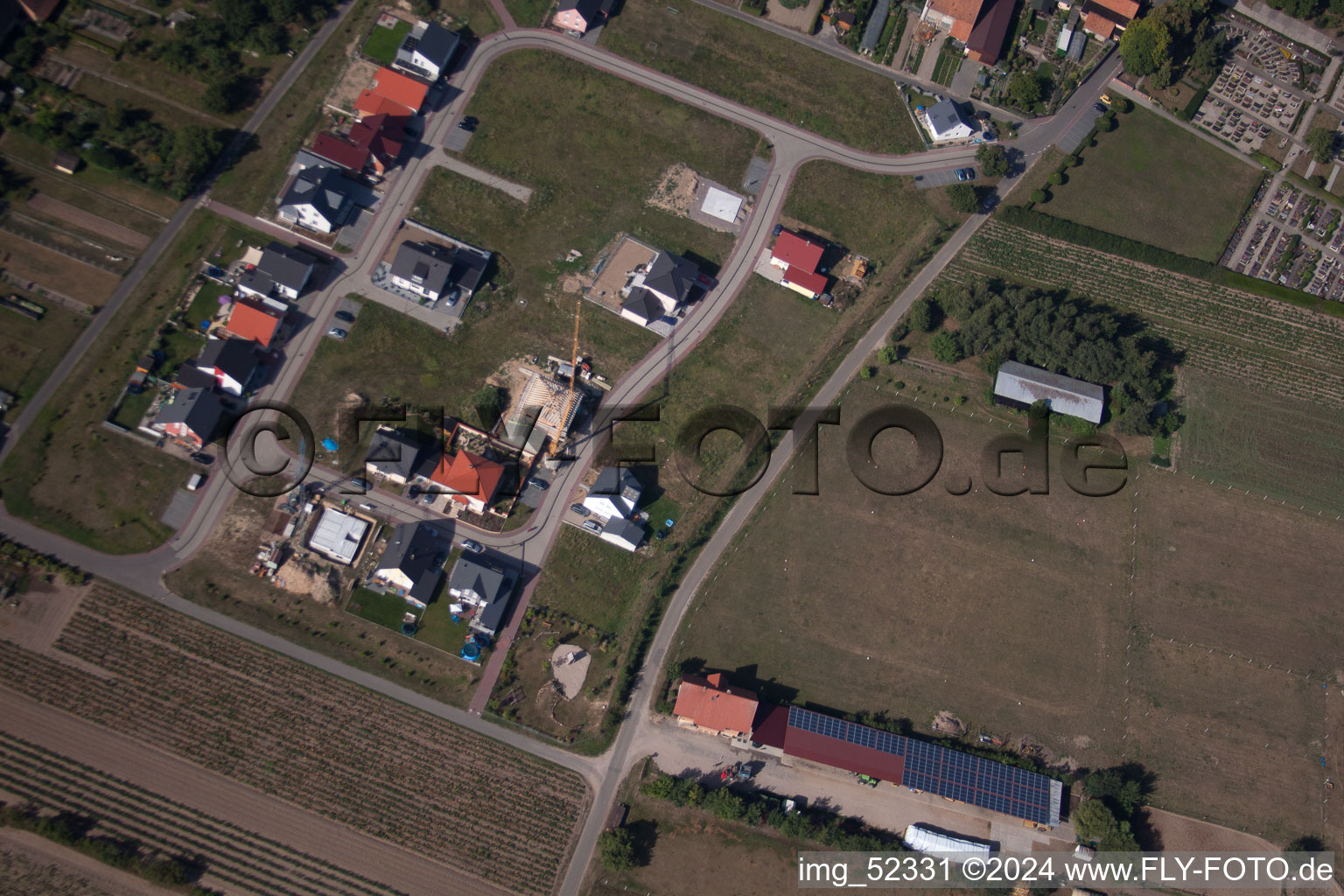 Vue d'oiseau de Hatzenbühl dans le département Rhénanie-Palatinat, Allemagne