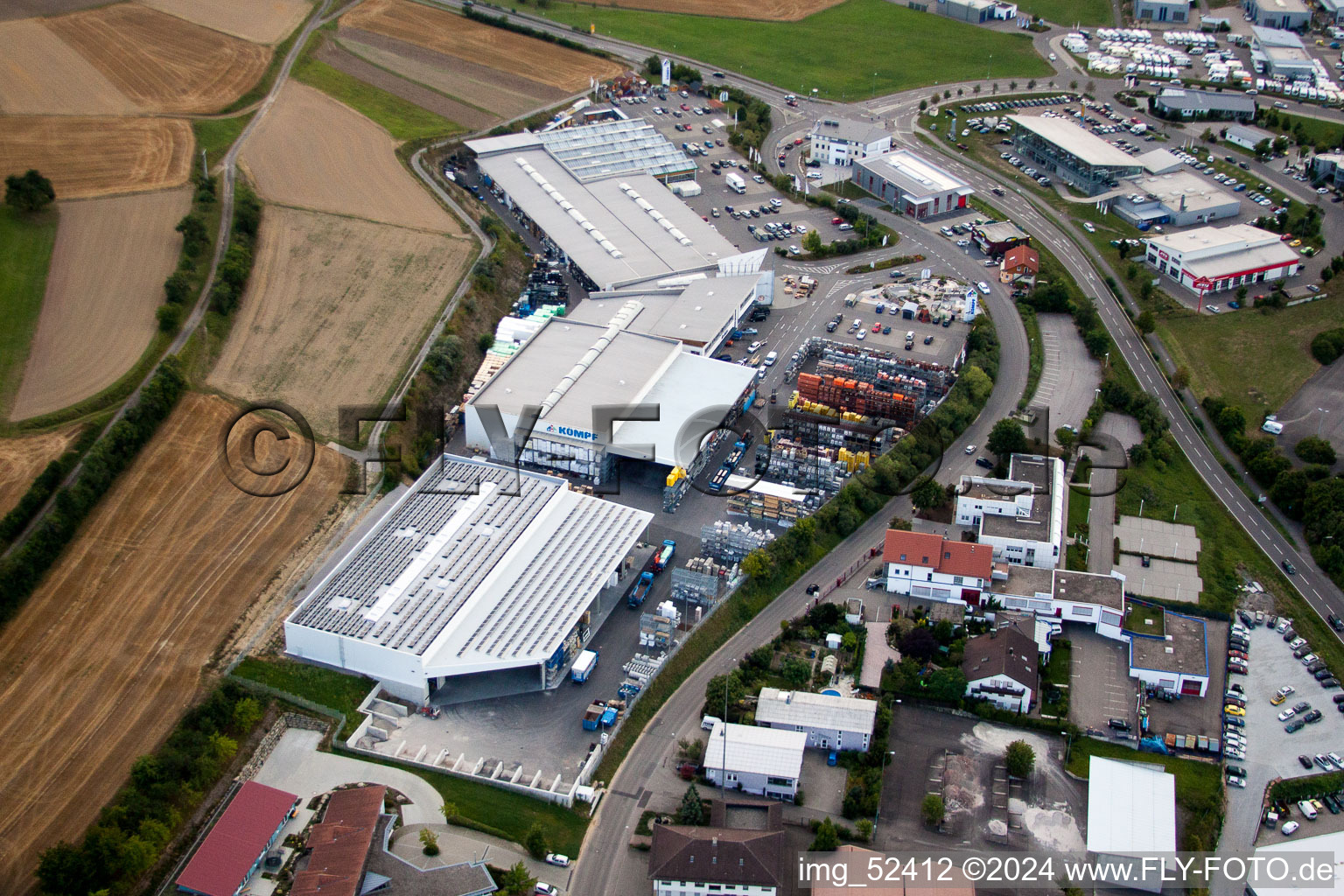 Enregistrement par drone de Leibnizstrasse, Kömpf à Calw dans le département Bade-Wurtemberg, Allemagne