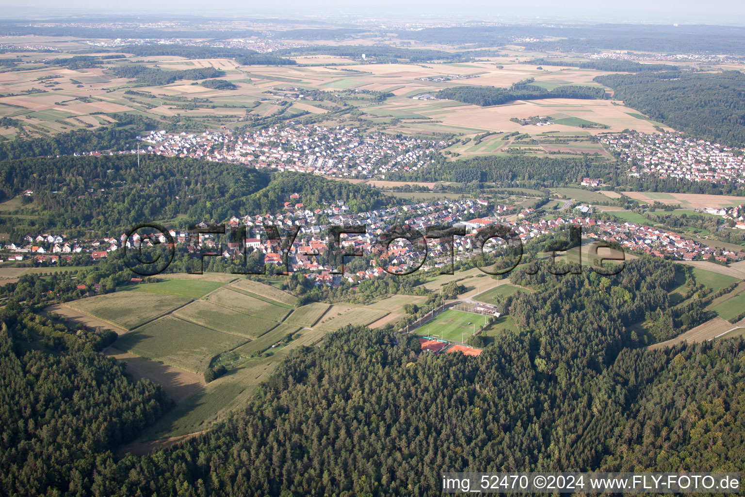 Vue aérienne de Grafenau dans le département Bade-Wurtemberg, Allemagne