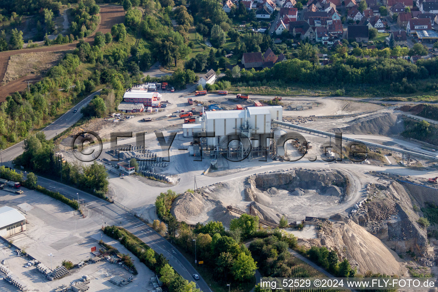 Vue aérienne de Carrière Sindelfingen-Darmsheim pour l'extraction et l'obtention de gravier et de gravier à le quartier Darmsheim in Sindelfingen dans le département Bade-Wurtemberg, Allemagne