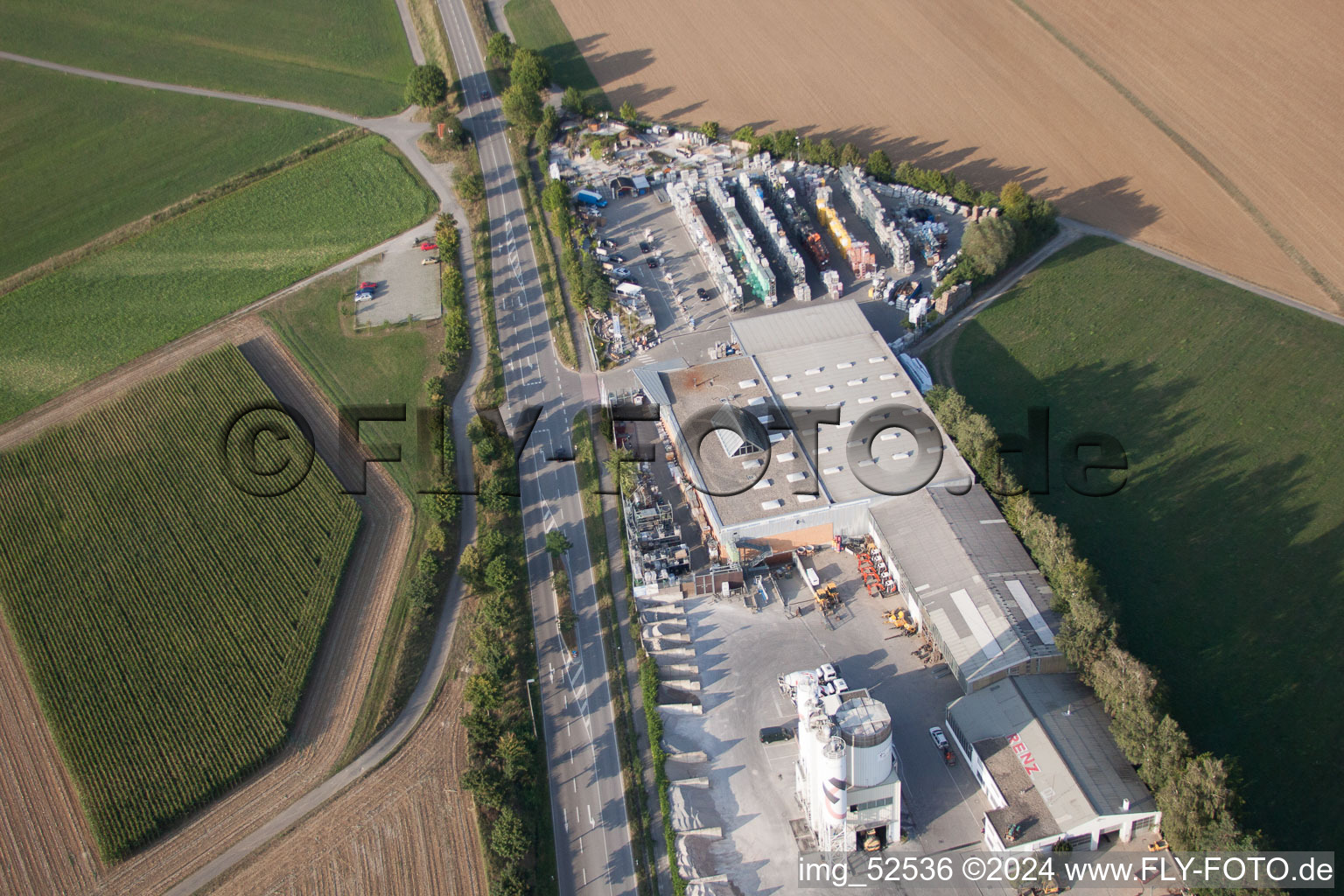 Mühlackerstrasse, Kömpf à le quartier Darmsheim in Sindelfingen dans le département Bade-Wurtemberg, Allemagne vue du ciel