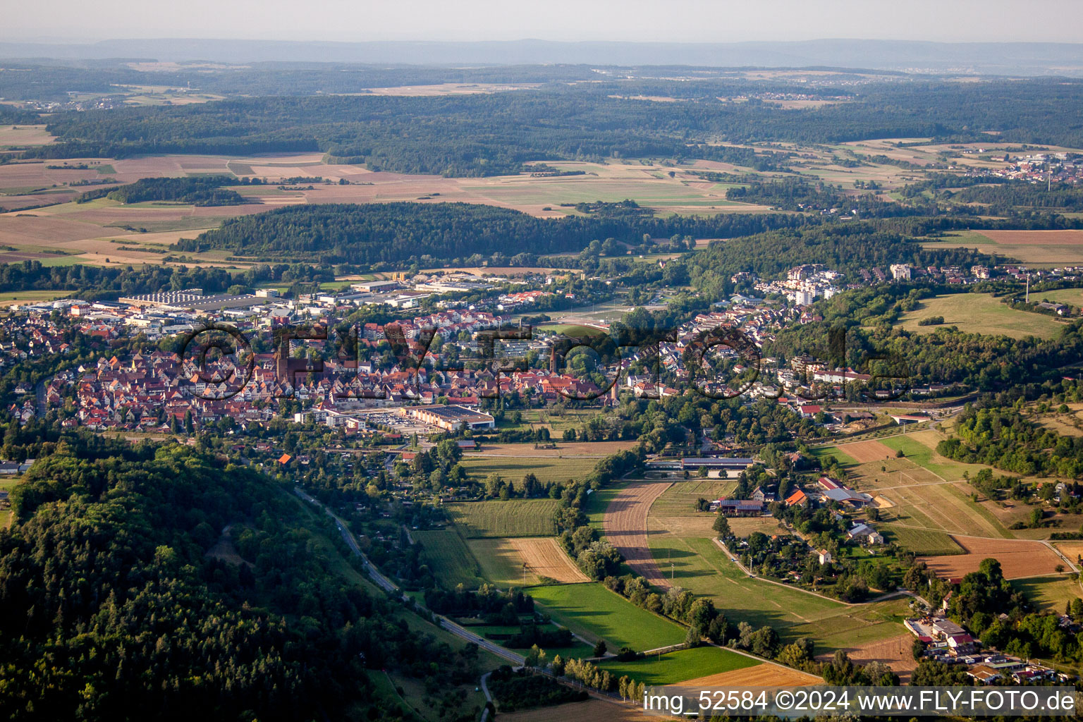 Vue aérienne de Vue des rues et des maisons des quartiers résidentiels à Weil der Stadt dans le département Bade-Wurtemberg, Allemagne