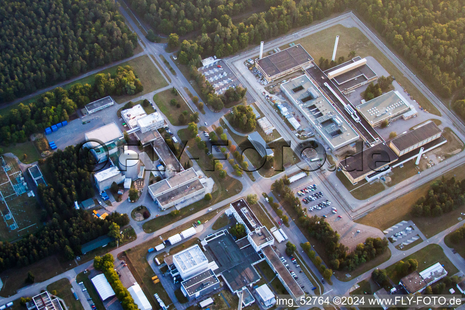 Vue oblique de KIT Nord à le quartier Leopoldshafen in Eggenstein-Leopoldshafen dans le département Bade-Wurtemberg, Allemagne