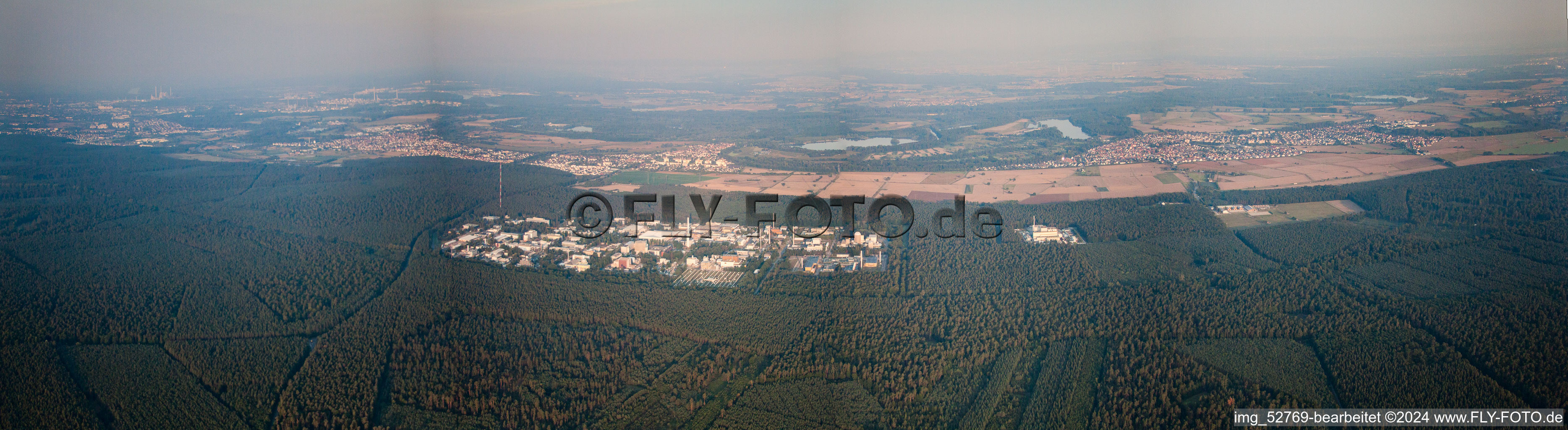 Vue aérienne de Panorama du KIT Nord à le quartier Leopoldshafen in Eggenstein-Leopoldshafen dans le département Bade-Wurtemberg, Allemagne