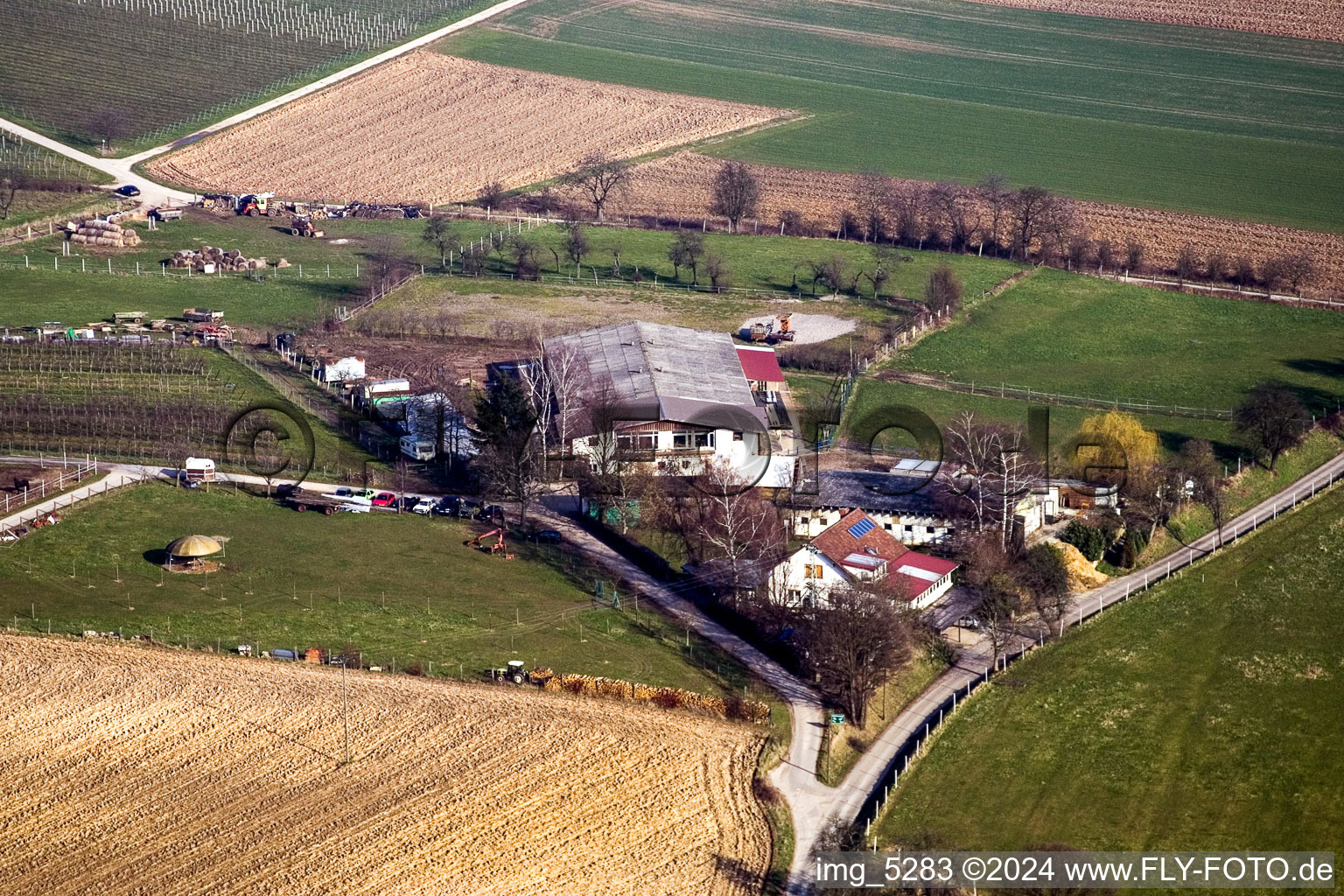 Vue aérienne de Ferme équestre Heidebrunnerhof à Oberotterbach dans le département Rhénanie-Palatinat, Allemagne