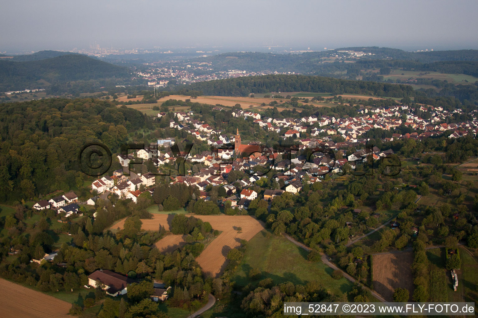 Vue aérienne de De l'est à le quartier Wöschbach in Pfinztal dans le département Bade-Wurtemberg, Allemagne