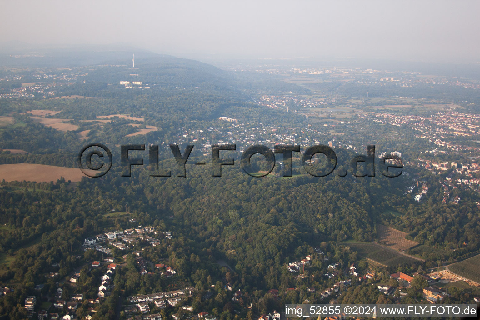 Vue oblique de Montagne de la Tour à le quartier Durlach in Karlsruhe dans le département Bade-Wurtemberg, Allemagne