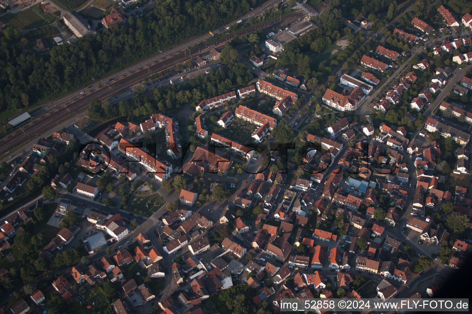 Quartier Grötzingen in Karlsruhe dans le département Bade-Wurtemberg, Allemagne d'en haut