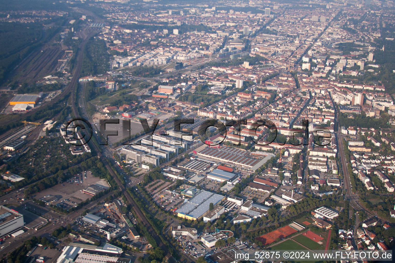 Vue aérienne de KA Est à le quartier Rintheim in Karlsruhe dans le département Bade-Wurtemberg, Allemagne