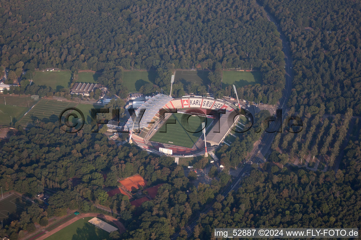 Photographie aérienne de Stade Wildpark à le quartier Innenstadt-Ost in Karlsruhe dans le département Bade-Wurtemberg, Allemagne